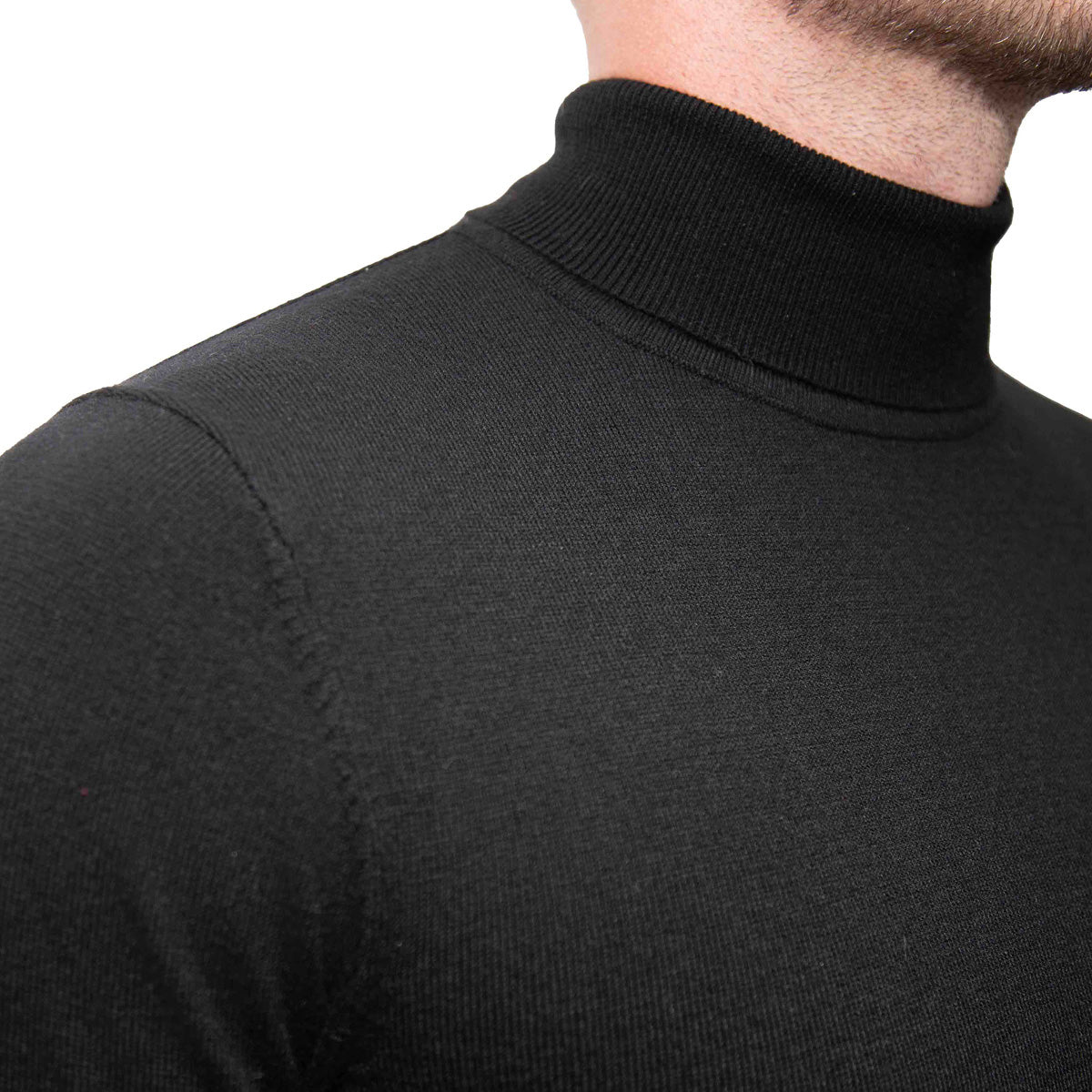 Mid-Weight Wool Turtleneck - Black